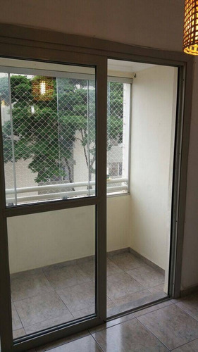 Imagem 3 de 13 de Apartamento Repleto De Armários Em Ótima Localização !!! - 83
