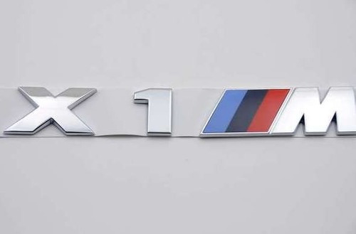 Emblema Bmw X1 M Cajuela Medida 14.5 X 2.5 Cms Negro O Cromo