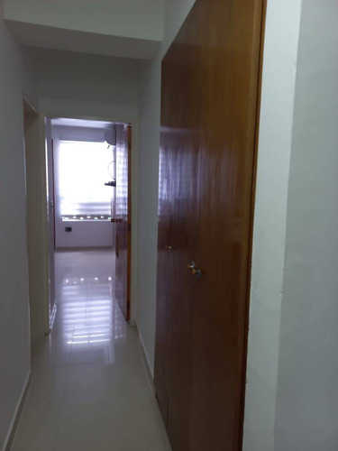 Imagen 9 de 27 de Apartamento En Los Mangos Valencia, 100% Planta Res. Alameda Daniela J