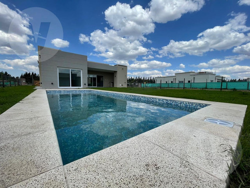 Casa En Venta Y Alquiler - Barrio San Felipe, Canning