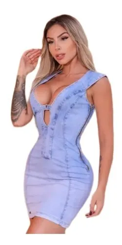Vestido jeans colado com tenis 2025