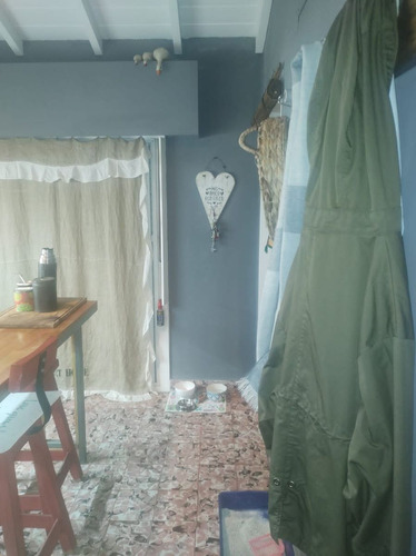 Vivienda En Dos Plantas Con Espacio Libre.
