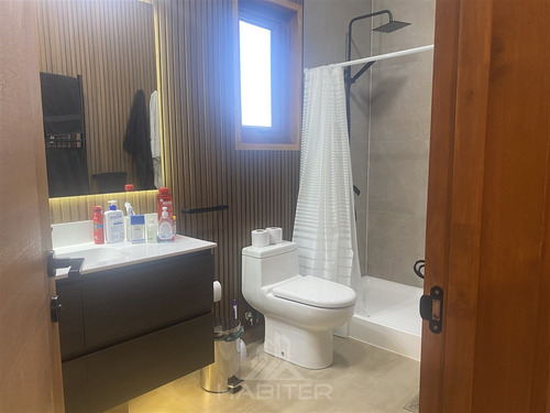 Casa En Venta De 4 Dorm. En Pucón