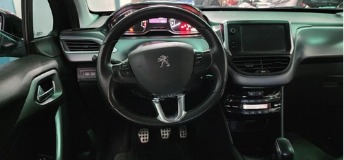 Imagen 5 de 21 de Peugeot 208 Feline 1.6 Año 2016 - Nortautolp