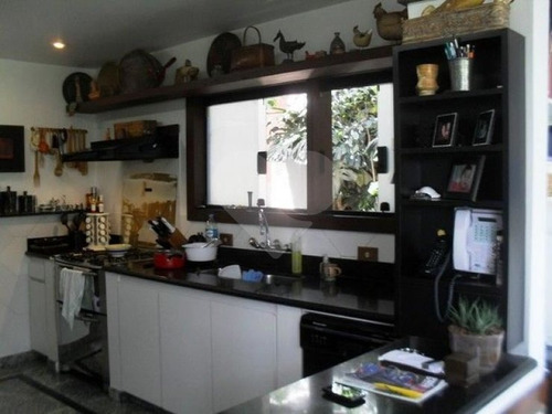 Linda Casa No Morumbi Com Ambientes Espaçosos E Belíssimo Jardim Com Piscina - 3-im16861