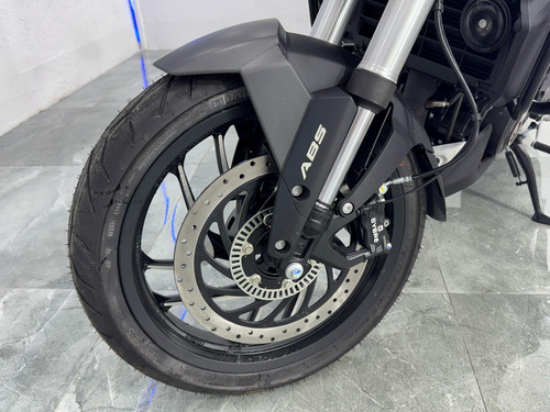 Bajaj Dominar