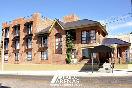 Hotel Ayres House En Venta Colonia Del Sacramento #2355 19 Habitaciones 