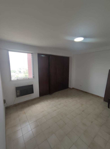 Imagen 7 de 12 de Apto. En Alquiler Urb. Calicanto 0424-3178724