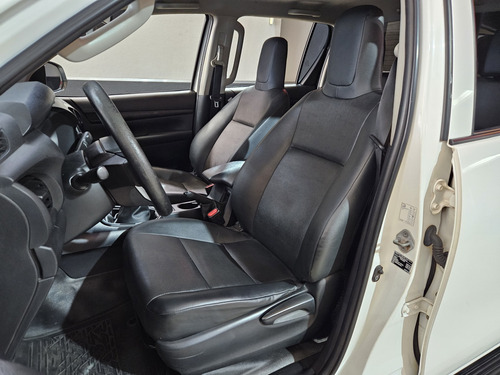 Toyota Hilux 2.8 D-4D TURBO DIESEL CHASSI 4X4 MANUAL