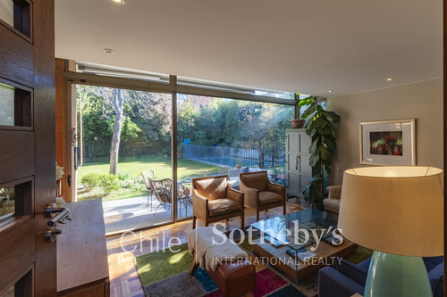 Casa En Venta De 4 Dorm. En Lo Barnechea