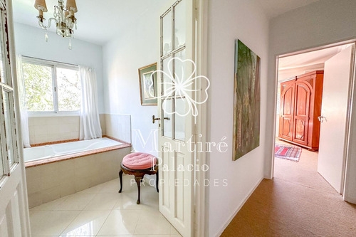 Casa En Venta, 5 Habitaciones, Punta Chica Dentro De Barrio Cerrado