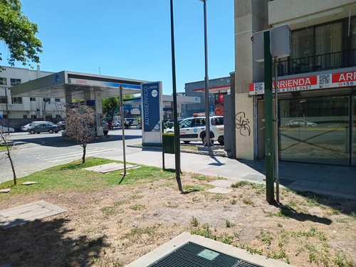 Excelente Local Comercial Vicuña Mackenna 660