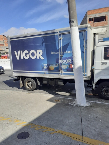 Imagem 4 de 8 de Baú Laminado Volks 3/4