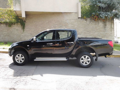 Imagen 8 de 15 de Mitsubishi L200 2012 2.5 Di-d Cabina Doble 4x4 Mt