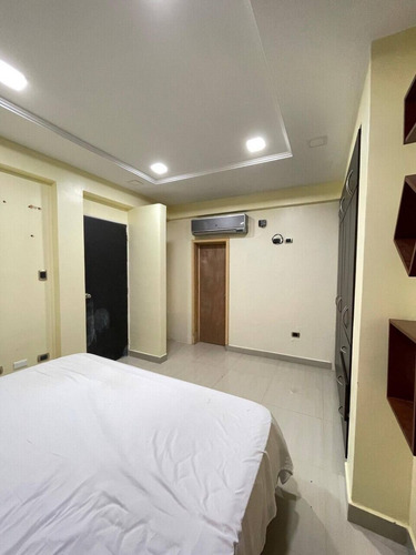 Solo Clientes En Alquiler Townhouse Amoblado Urb. Villa Fontana