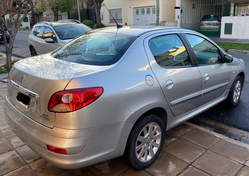 Imagen 7 de 15 de Peugeot 207 Sedán 1.4 Hdi Feline