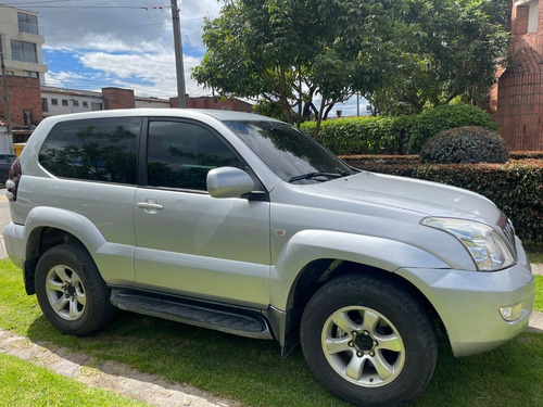 Imagen 2 de 16 de Toyota Prado 3.0 4x4