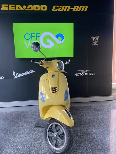 Vespa Piaggio Vxl150 Amarilla Modelo 2025