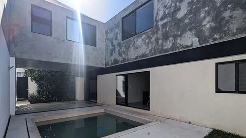 Casa De Estilo Único En Cholul Y Sin Entrar Al Pueblo