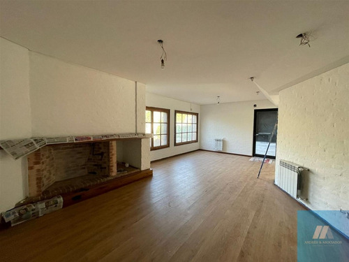 Imagen 12 de 27 de Venta Casa B° Con Porton, Los Erales