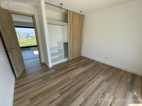 Casa En Venta En Chateau