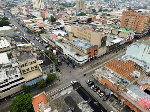 #*25-18137 Este Edificio De Cinco Niveles, Ubicado En El Centro Histórico Y Comercial De La Ciudad, Está Disponible En Alquiler, Barquisimeto, Lara. Adelaida Armeya