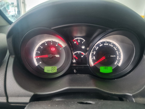 Ford Fiesta 1.6 TITANIUM SEDAN 16V FLEX 4P POWERSHIFT