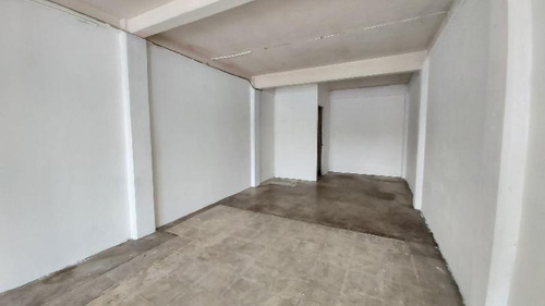 Imagen 7 de 10 de Local Comercial En Planta Baja Frente A La Uteq Al Norte De Querétaro.