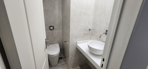 Hermoso Departamento A Estrenar - 3 Ambientes Al Frente Con Balcón Y Cochera Fija