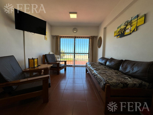 Venta De Departamento De 4 Ambientes Con Cochera Y Patio En Villa Gesell