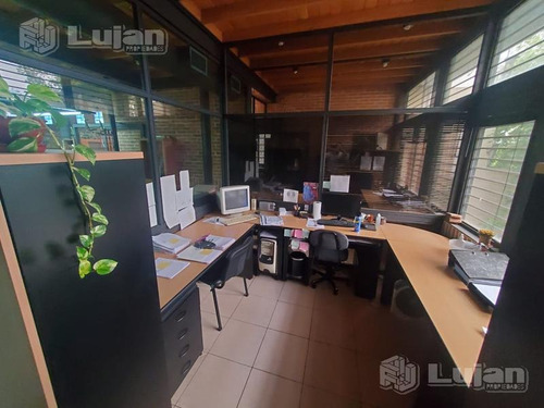 Imagen 6 de 18 de Espectacular Edificio Oficinas Garaje Para 4 Autos Y Piso Único Vivienda 3 Ambs