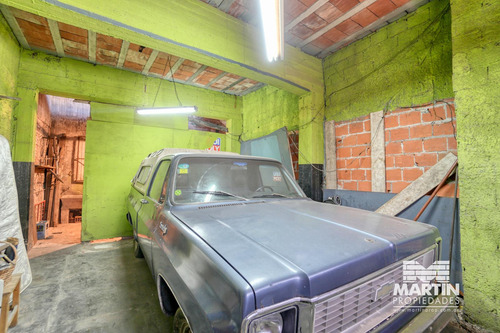 Venta En Block 2 Locales Y 1 Vivienda. Excelente Zona Comercial.