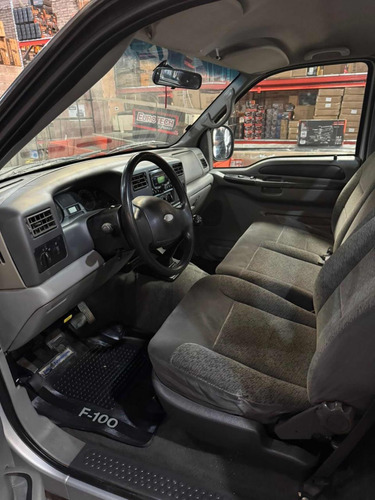 Ford F-100 3.9 Cab. Simple Xlt 4x2