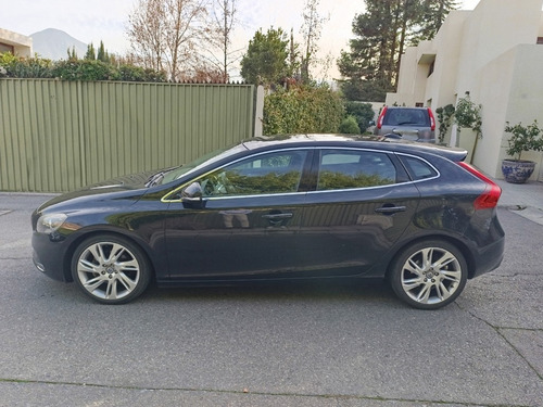 Volvo V40 2014