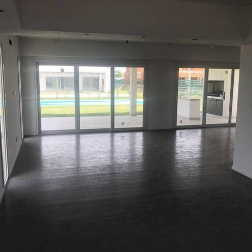 Casa En Venta En Barrio Los Castaños, Nordelta