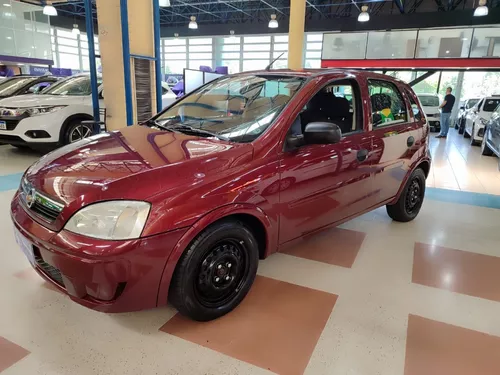 Corsa Hatch: compacto é destaque no mercado de usados