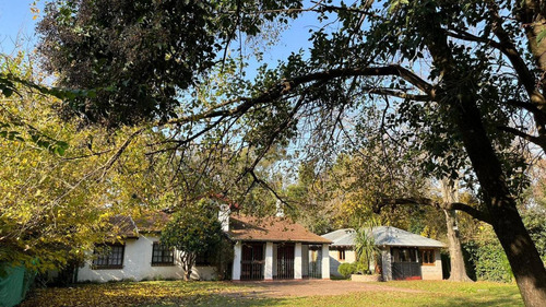 Casa En Venta - 5 Dormitorios 3 Baños - 1200mts2 - La Plata