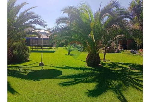 Venta De Hermosa Parcela Con Gran Casa Con Cava!!