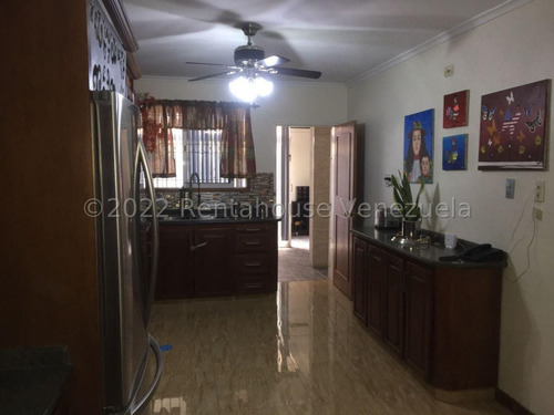 Imagen 26 de 30 de Casa En Venta En La Rosaleda Este De Barquisimeto Lara 0-4-2-4-5-9-3-7-5-4-2 Código Mls Rent-a-house: 22-20967, Cuenta Con 3 Habitaciones, 3 Baños, 156 Mts2, Conjunto Privado