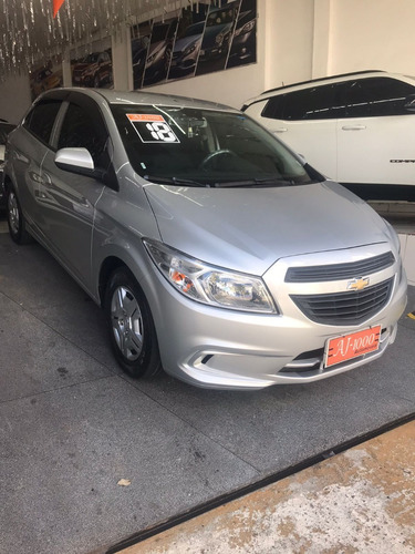 Imagem 2 de 9 de Chevrolet Onix Joy