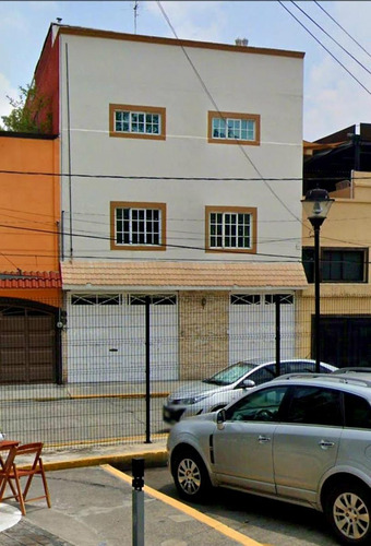 Casa En Coyoacan, Col. Xotepingo. Cdmx.