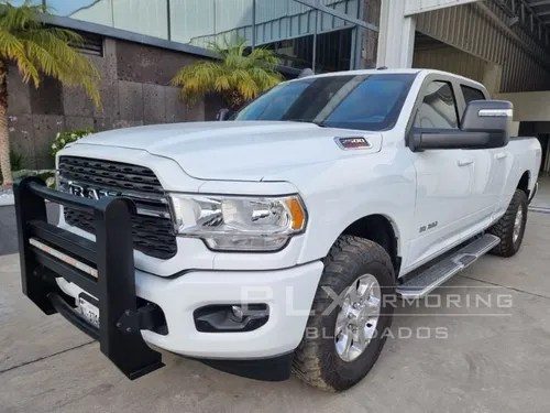 Dodge Ram 2500 8 Birlos Heavy Duty 2024 Nivel V-plus