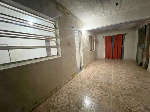 Venta Casa Sólida Con Amplio Terreno En Paso De La Arena, Padrón Único, 2 Dormitorios, Garage Varios Vehículos, Jardín, Fondo, Gran Potencial