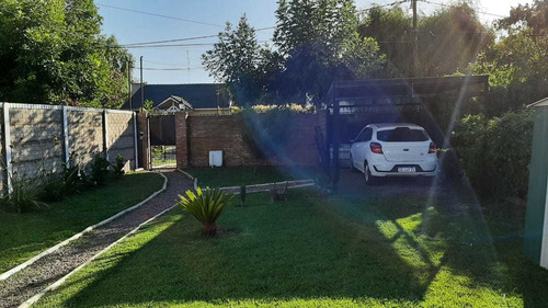 Casa En Venta En De Vicenzo Grande.del Viso Pilar