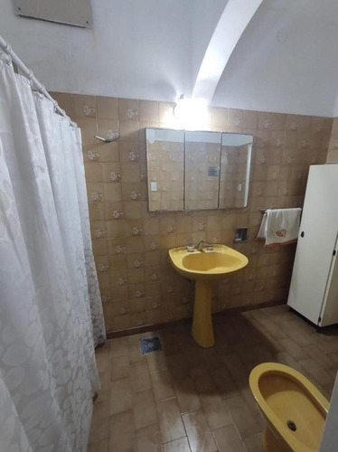 Casa En Venta - 3 Dormitorios 2 Baños 5 Cocheras - 450mts2 - Santa Teresita