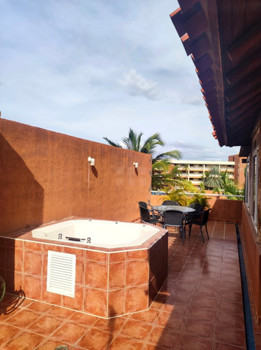 Imagen 13 de 14 de Venta Townhouse C.r. Las Marinas, Lechería
