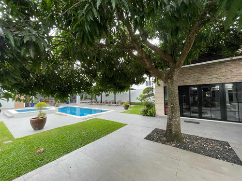 Residencia De Lujo En Venta | Moderna, Elegante Y Funcional