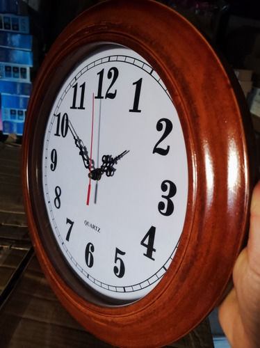 Imagen 3 de 3 de Reloj Mural Pared Circular 34 Cms Vidrio Y Madera Natural