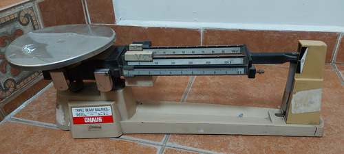 Antigua Báscula Laboratorio Ohaus Triple Beam 2610g (Usado)