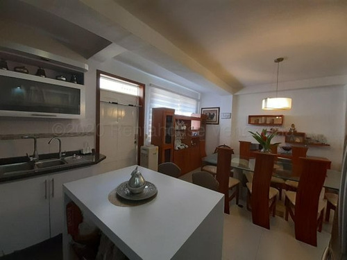 Imagen 20 de 29 de Hermoso Townhouse En Mañongo Naguanagua, El Inmueble Cuenta Con Planta Electrica 100%, Pozo De Agua, 3 Habitaciones, 3 Baños, 2 Puestos De Estacionamiento, Se Vende Semi Amoblado